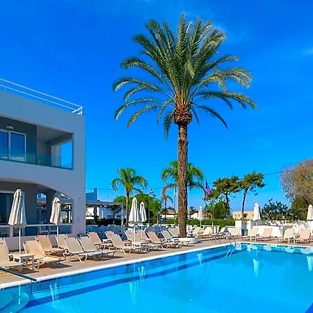 Oceanis Park 4*